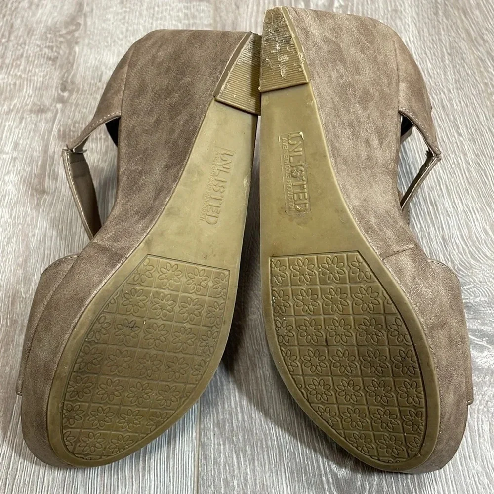 Unlisted By Kenneth Cole Day Dream Platform Wedge Taupe 8.5M